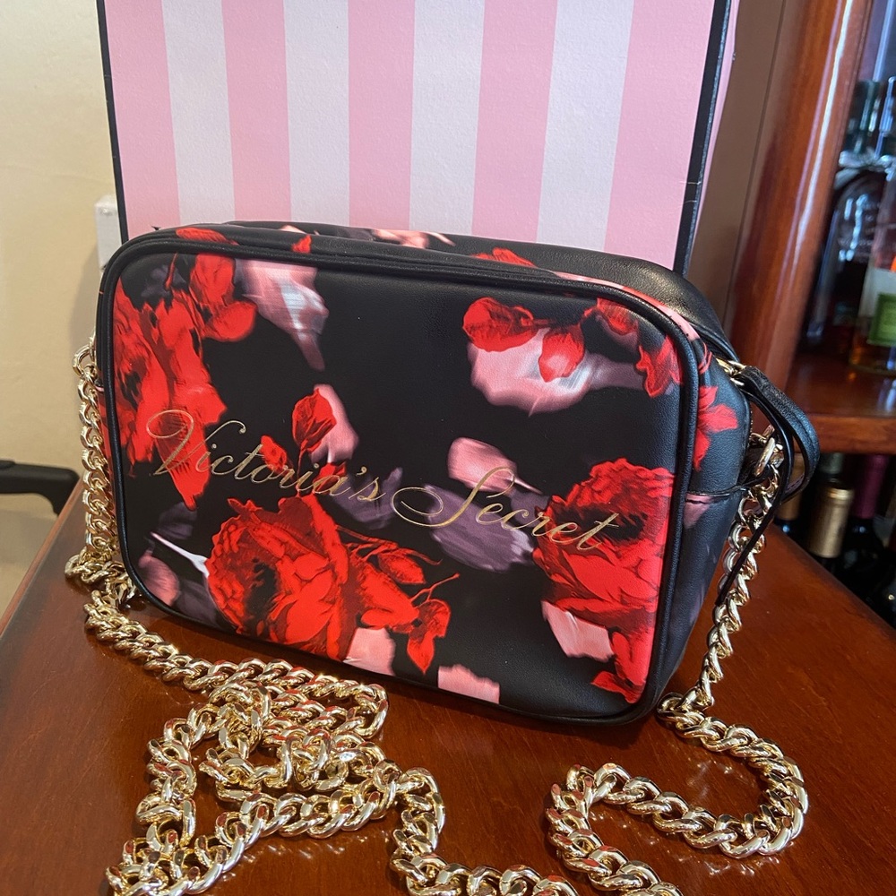 Victoria’s Secret crossbody Red Floral.
